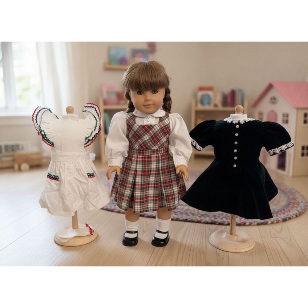 American Girl Molly 18" Doll Pleasant Company 3 Outfits with PC Red Box